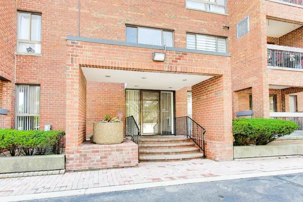701 Forum SQ #402, Glenview, IL 60025