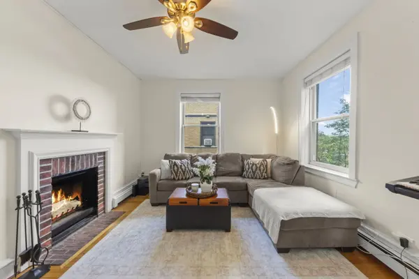 640 W Waveland AVE #4A, Chicago, IL 60613