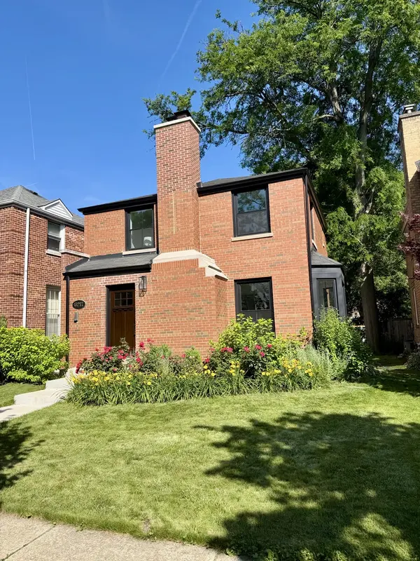 6217 N Leona AVE, Chicago, IL 60646
