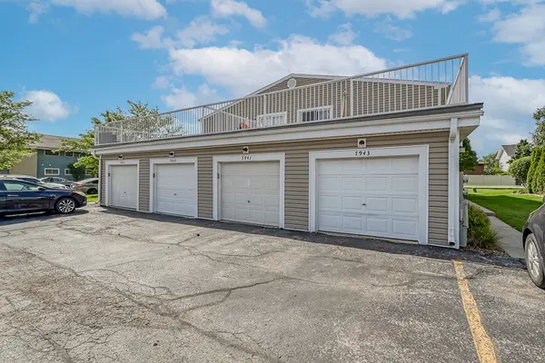 7943 164th CT #7943, Tinley Park, IL 60477