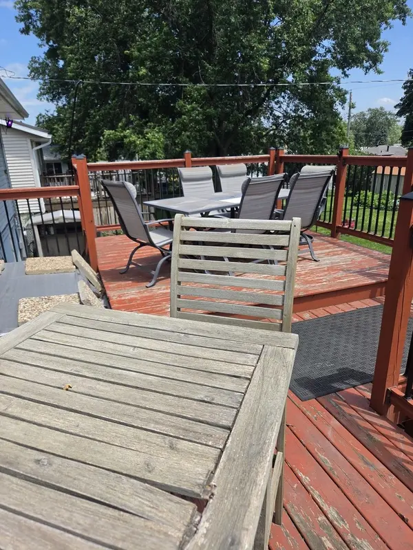 2613 N Zenith AVE, Davenport, IA 52804