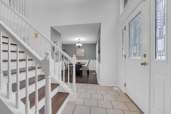794 White Pine CIR, Lake In The Hills, IL 60156