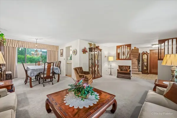 5 Andrew LN, Schaumburg, IL 60193