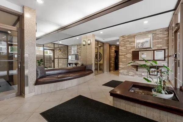 6121 N Sheridan RD #3A, Chicago, IL 60660