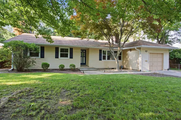 2008 Burlison DR, Urbana, IL 61801