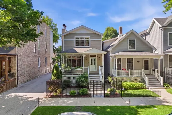 1815 W School ST, Chicago, IL 60657