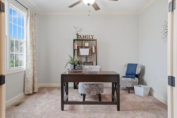 4889 Allen RD, Bettendorf, IA 52722