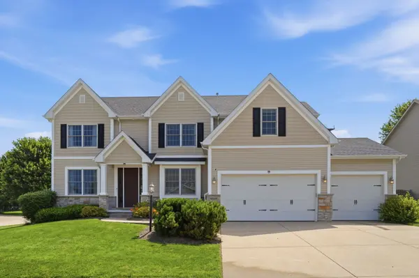 4889 Allen RD, Bettendorf, IA 52722