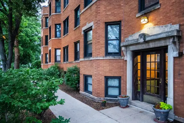 846 WESLEY AVE #3, Oak Park, IL 60304
