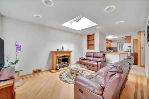 7324 W Addison ST, Chicago, IL 60634