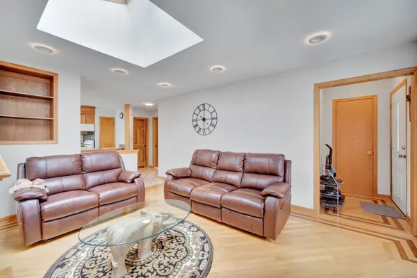 7324 W Addison ST, Chicago, IL 60634