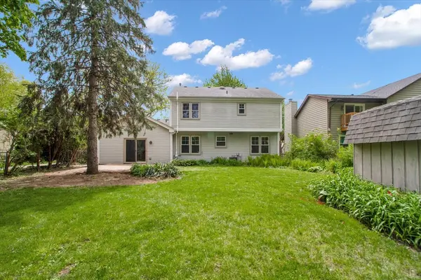 940 French DR, Mundelein, IL 60060