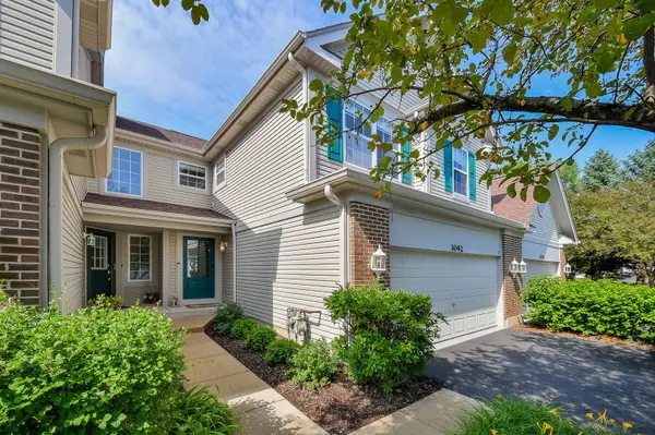 3042 Saint Michel LN, St. Charles, IL 60175
