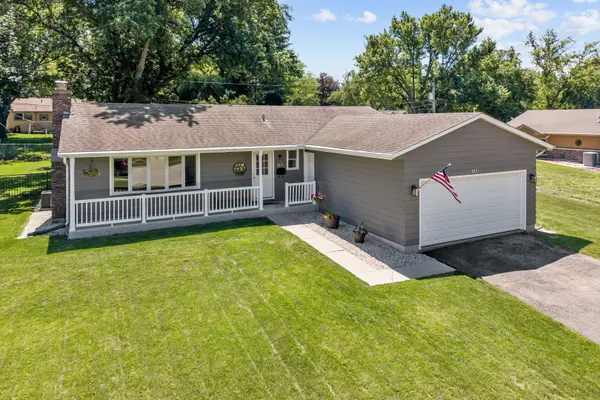 517 S Hubbard ST,  Algonquin,  IL 60102