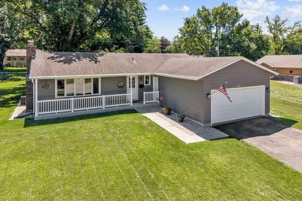 517 S Hubbard ST,  Algonquin,  IL 60102