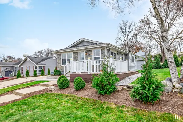 502 Plum ST, Lake In The Hills, IL 60156