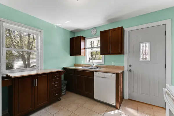 144 E 2nd AVE, New Lenox, IL 60451