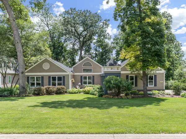 1912 Whispering Oaks LN, Sugar Grove, IL 60554