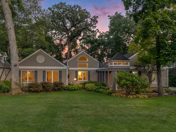 1912 Whispering Oaks LN, Sugar Grove, IL 60554