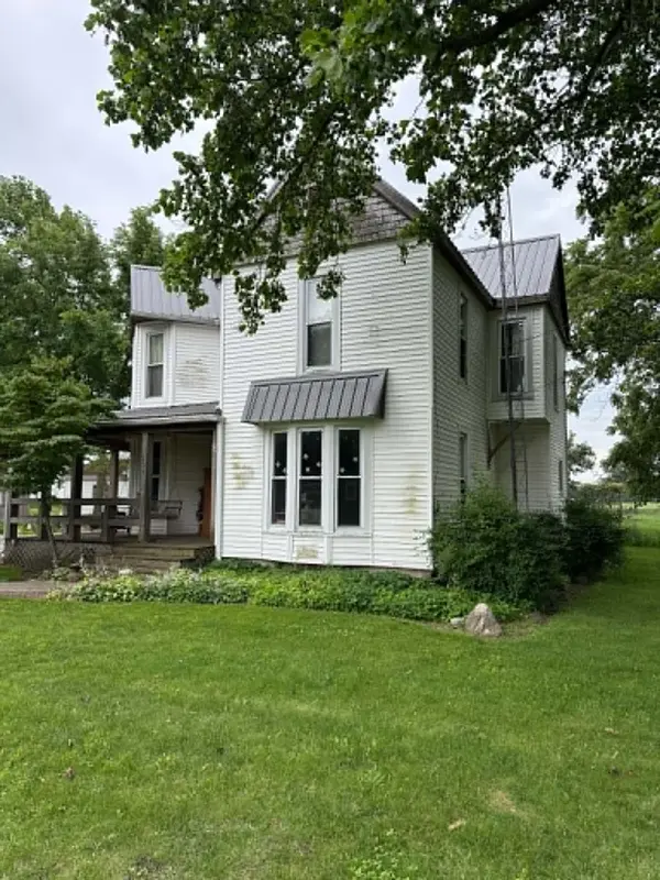 704 W Green ST, Newman, IL 61942