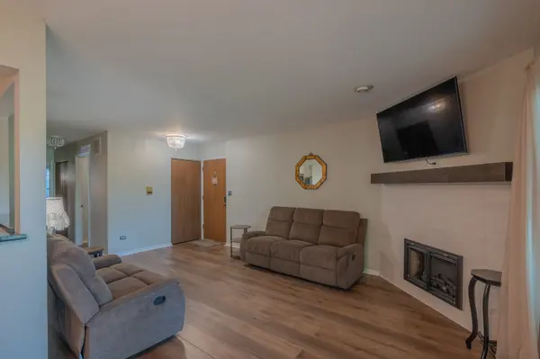 0N021 Windermere RD #402, Winfield, IL 60190