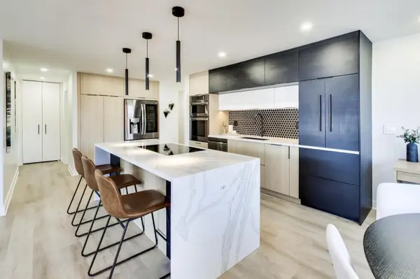 1560 N Sandburg TER #315J, Chicago, IL 60610