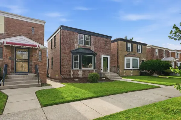 10516 S King DR, Chicago, IL 60628