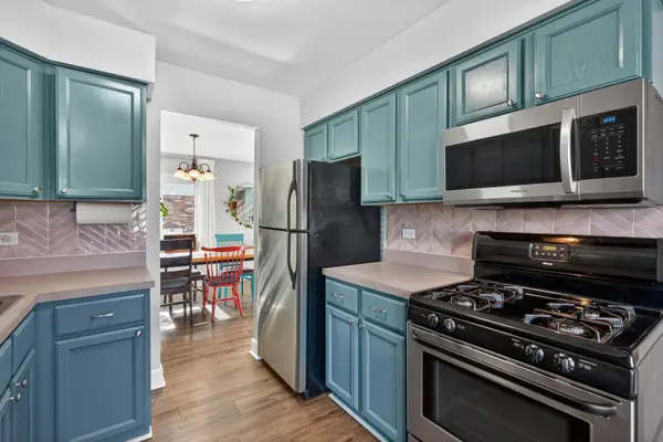 1650 Castbourne CT, Wheaton, IL 60189