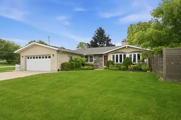 8401 W 85th ST, Hickory Hills, IL 60457