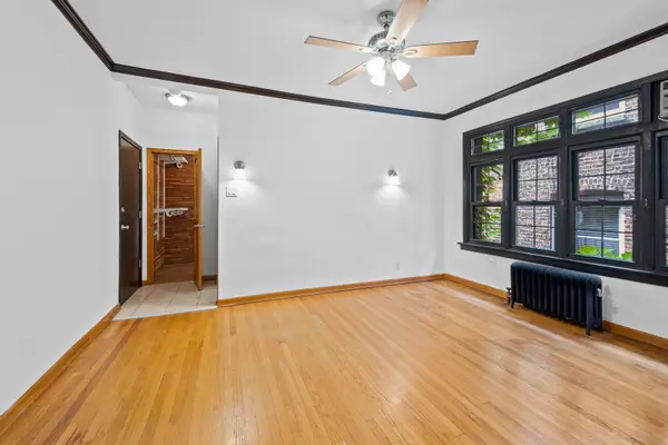 1127 W Farwell AVE #206, Chicago, IL 60626