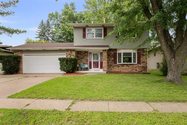 816 W 57th ST, Davenport, IA 52806