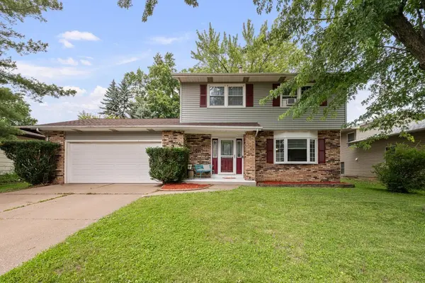 816 W 57th ST, Davenport, IA 52806