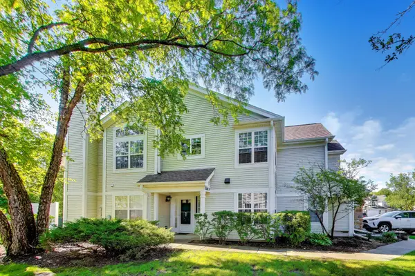 1160 Bristol LN, Buffalo Grove, IL 60089