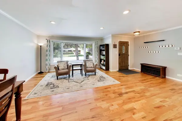 1611 N Fernandez AVE, Arlington Heights, IL 60004