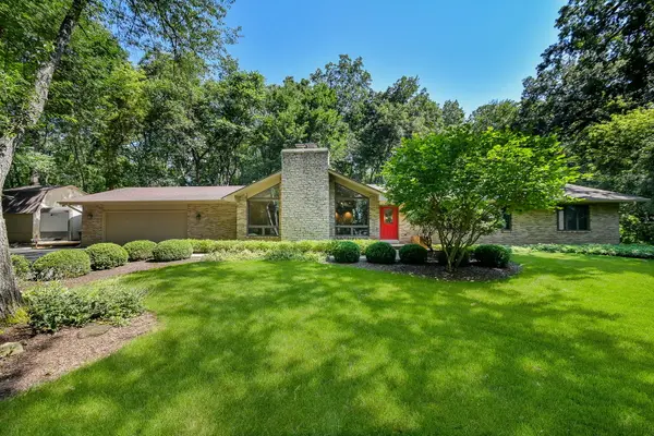 6N297 Miller LN, St. Charles, IL 60175