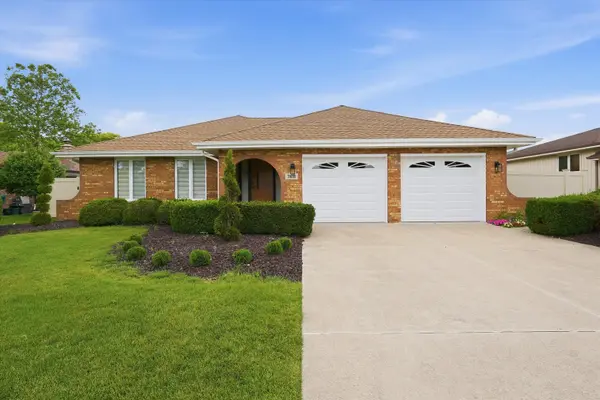 7618 W 157th ST, Orland Park, IL 60462
