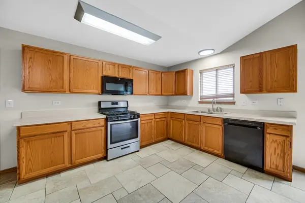 4224 Ashcott LN, Plainfield, IL 60586