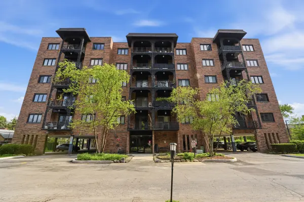 9331 Landings LN #204, Des Plaines, IL 60016