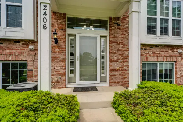 2406 NEUBAUER CIR #14-3, Lindenhurst, IL 60046