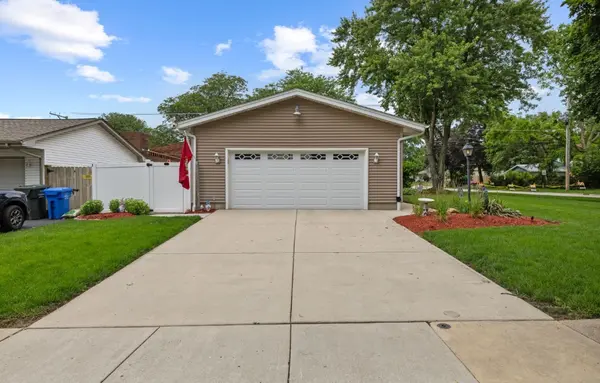 701 Kane ST, South Elgin, IL 60177