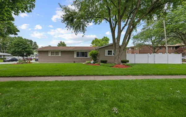 701 Kane ST, South Elgin, IL 60177
