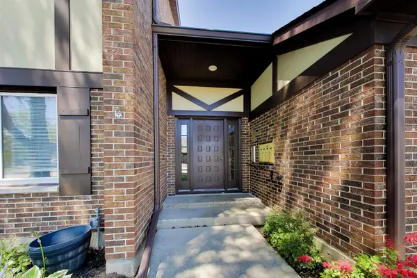 408 SANDHURST CIR #A, Glen Ellyn, IL 60137