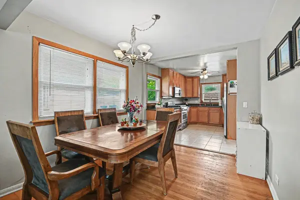 901 Brookwood ST, Bensenville, IL 60106