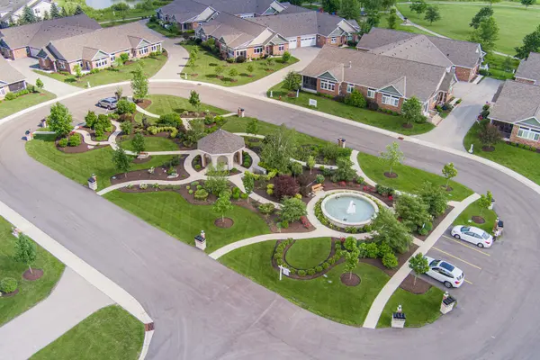 11 Briden LN #11, Sycamore, IL 60178