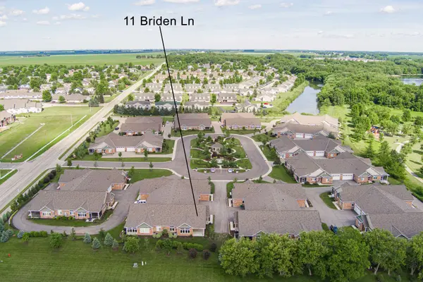 11 Briden LN #11, Sycamore, IL 60178