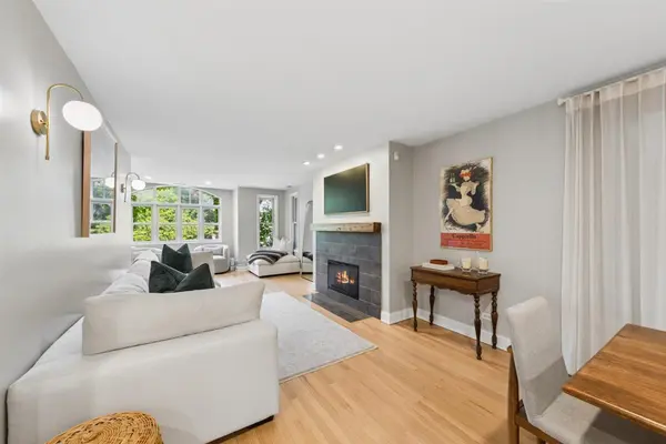 2555 N Southport AVE #3, Chicago, IL 60614