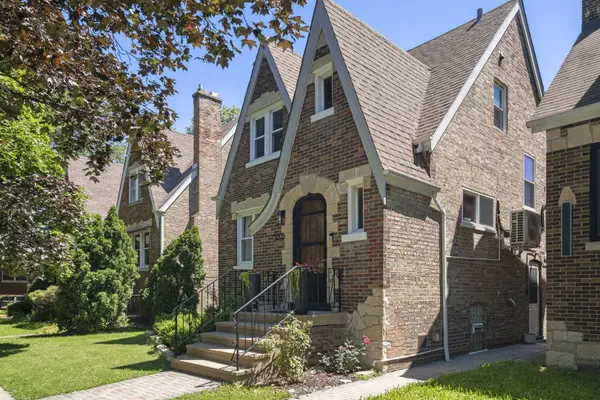 1805 Wesley AVE, Berwyn, IL 60402