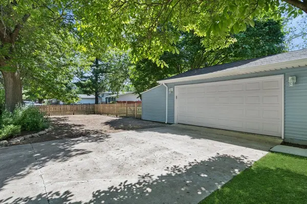 28W691 Leverenz RD, Naperville, IL 60564