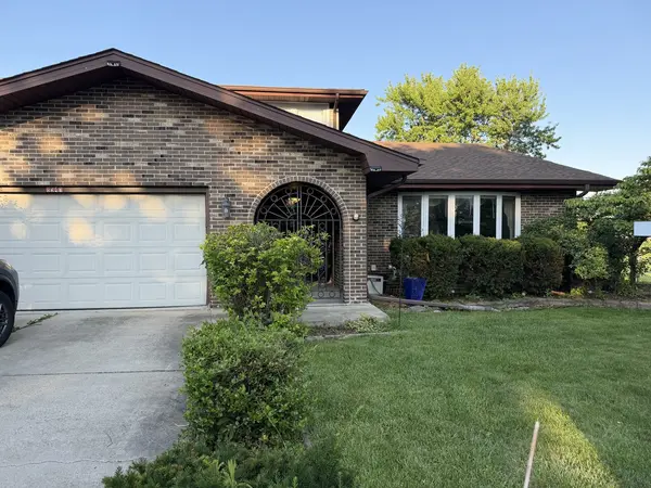 8541 S 83rd AVE, Hickory Hills, IL 60457