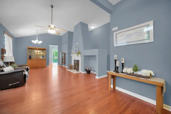 1053 Canary AVE, Yorkville, IL 60560